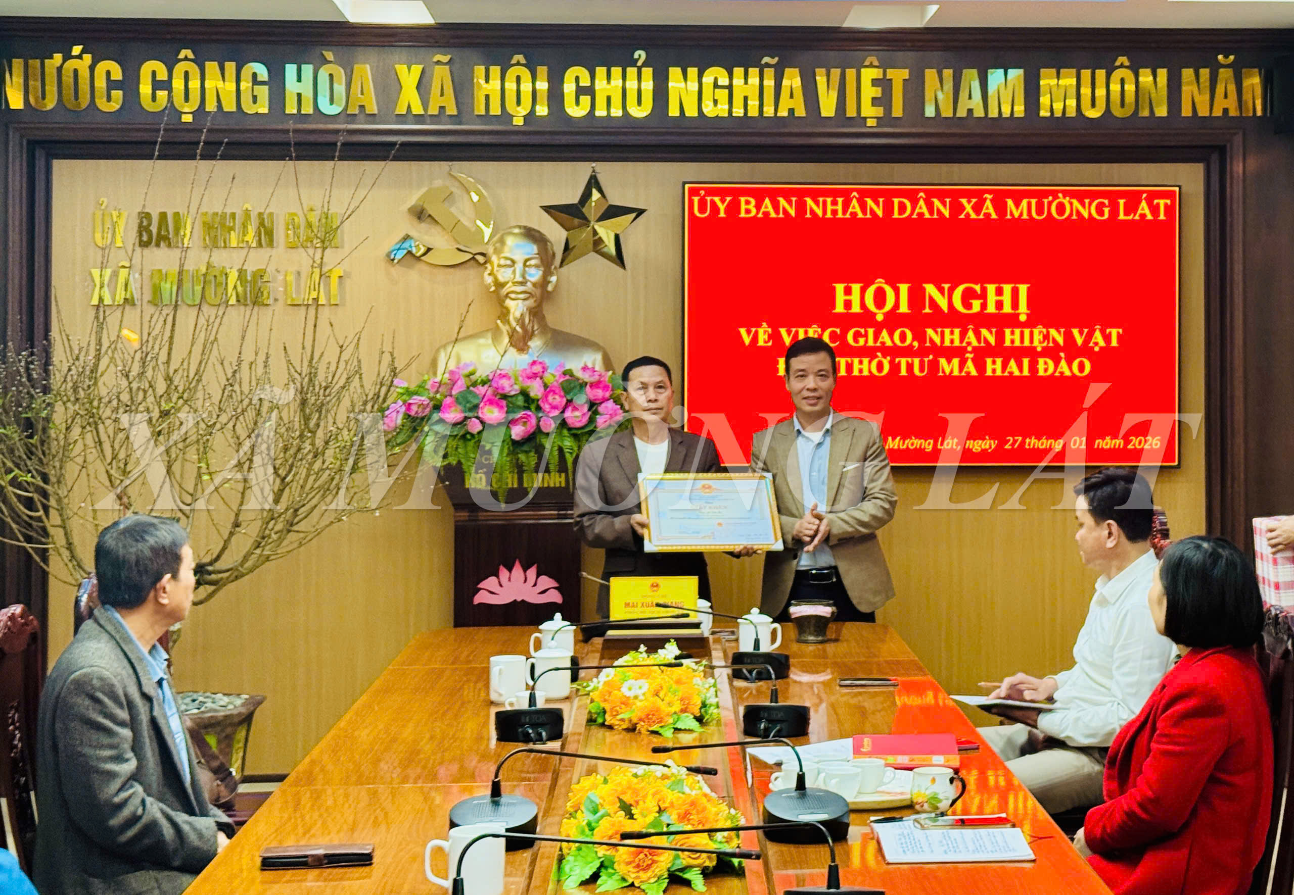 Anh-tin-bai